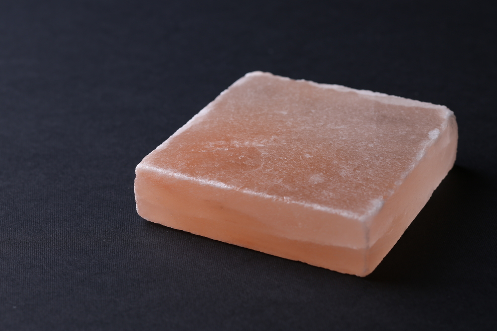 Single Himalayan salt tile